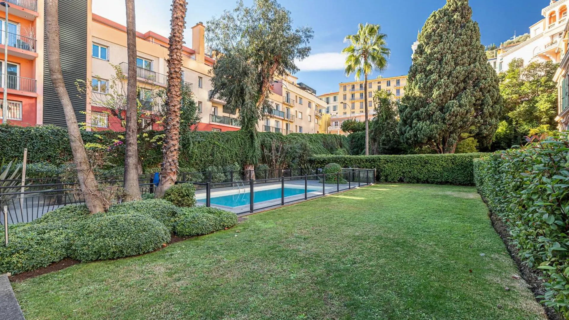 Intercontinental Superbe Appartement Avec Piscine Menton France