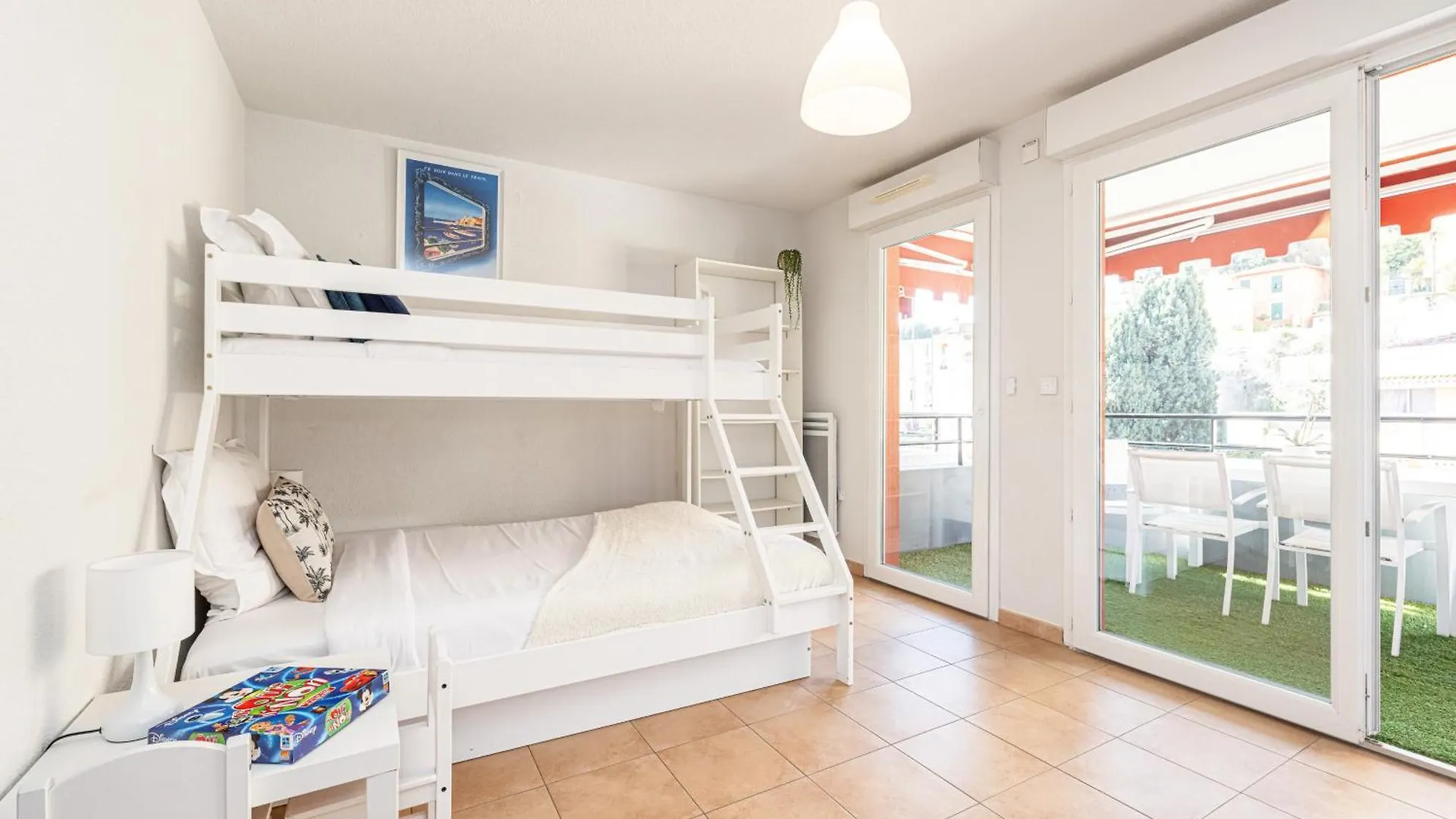 Intercontinental Superbe appartement avec piscine Menton 0*,  France