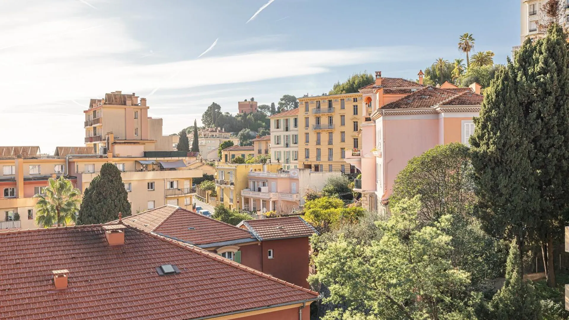 Intercontinental Superbe appartement avec piscine Menton Couette-café